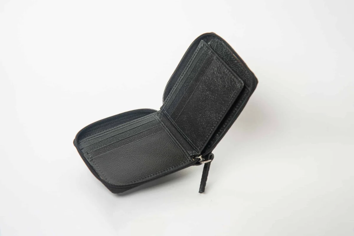 Rugged Q7 Men’s Original Leather Zipper Wallet (HARD LEATHER) Rugged Q7 Men’s Original Leather Zipper Wallet (HARD LEATHER)