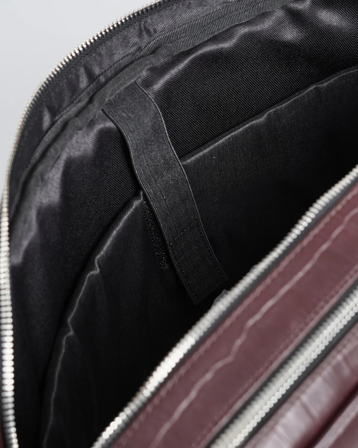 Executive Men's Original Leather Briefcase (Croco Cherry) Executive Men's Original Leather Briefcase (Croco Cherry)