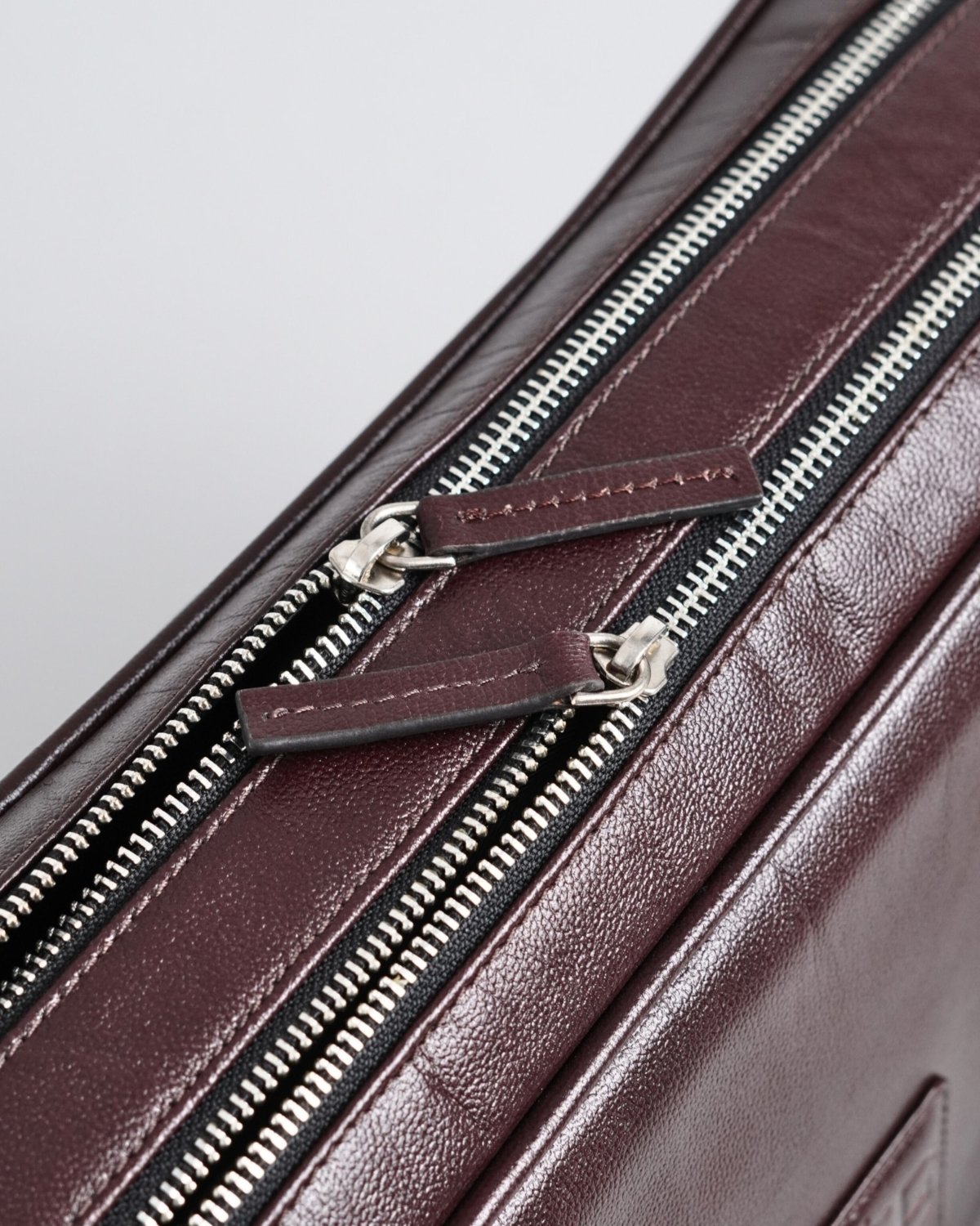 Executive Men's Original Leather Briefcase (Luxury Cherry)