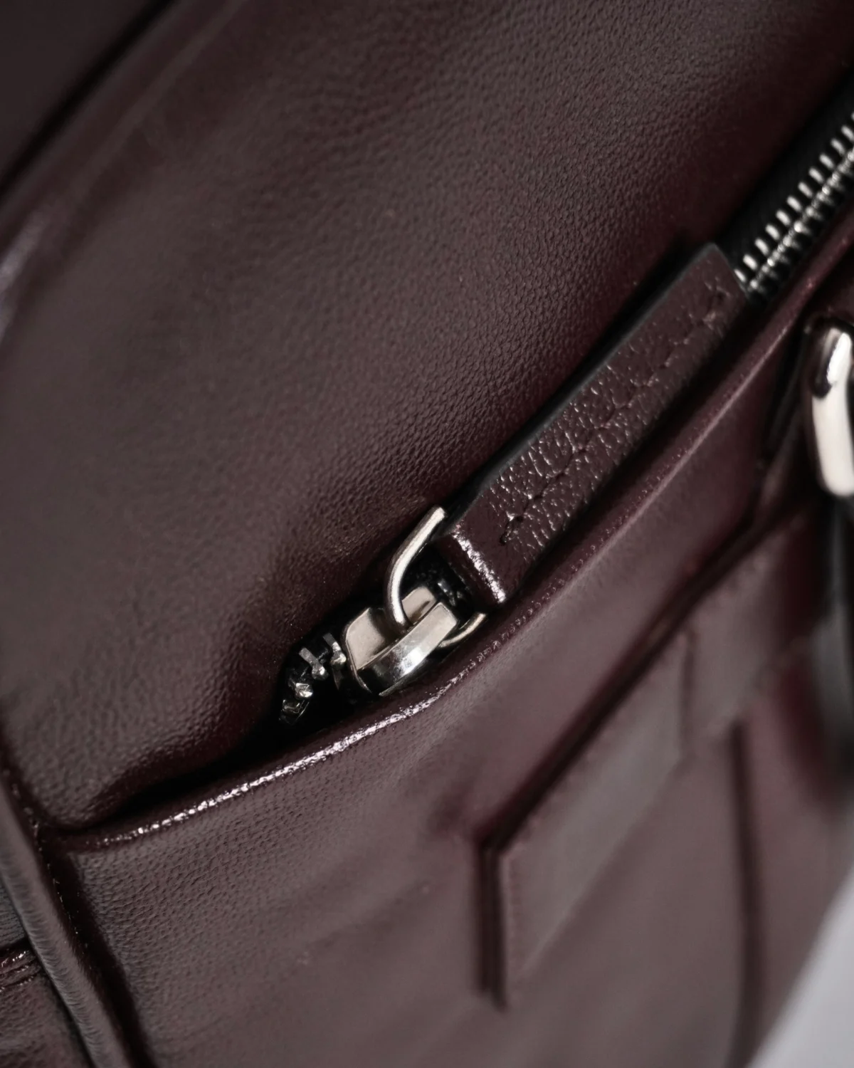 Executive Men's Original Leather Briefcase (Luxury Cherry) Executive Men's Original Leather Briefcase (Luxury Cherry)