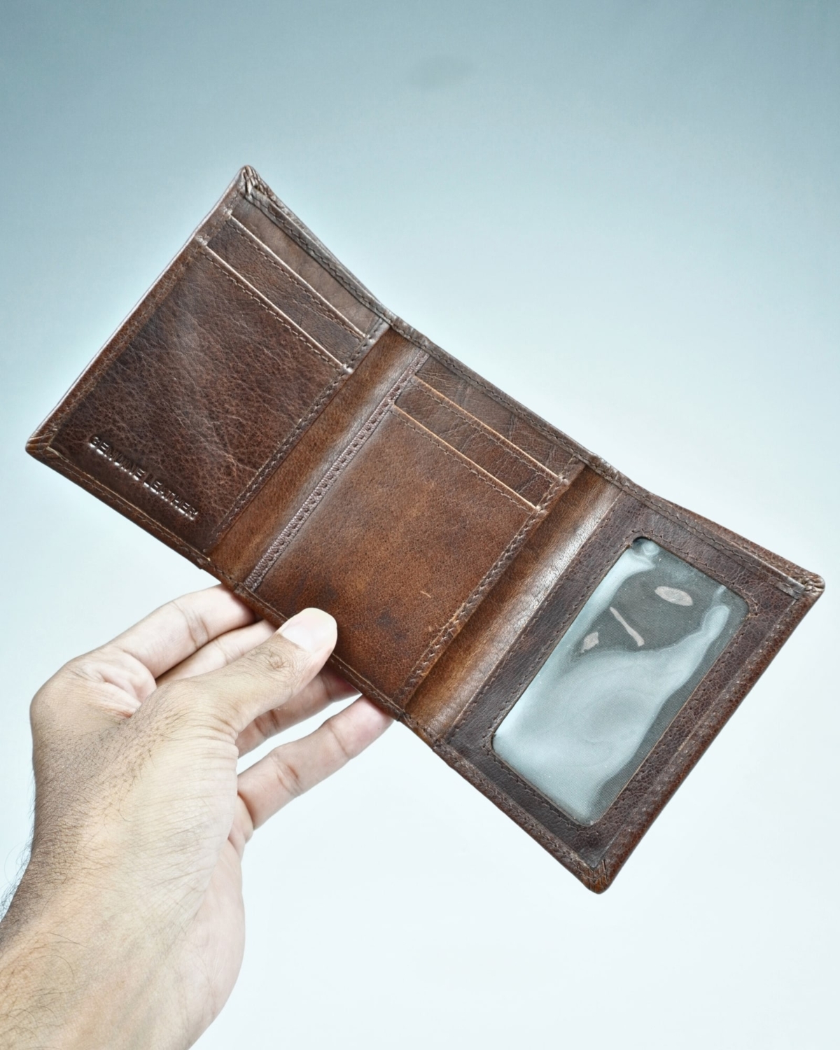 Britian - Men’s Original Leather Tri-Fold Wallet Britian - Men’s Original Leather Tri-Fold Wallet