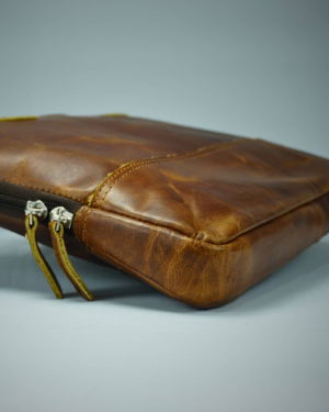 Executive Sleek Series - Men's Original Leather Laptop Bag (Tan)