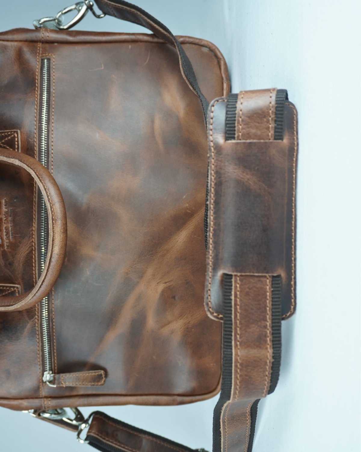 Executive Men's Original Leather Laptop Bag (Vintage Brown)