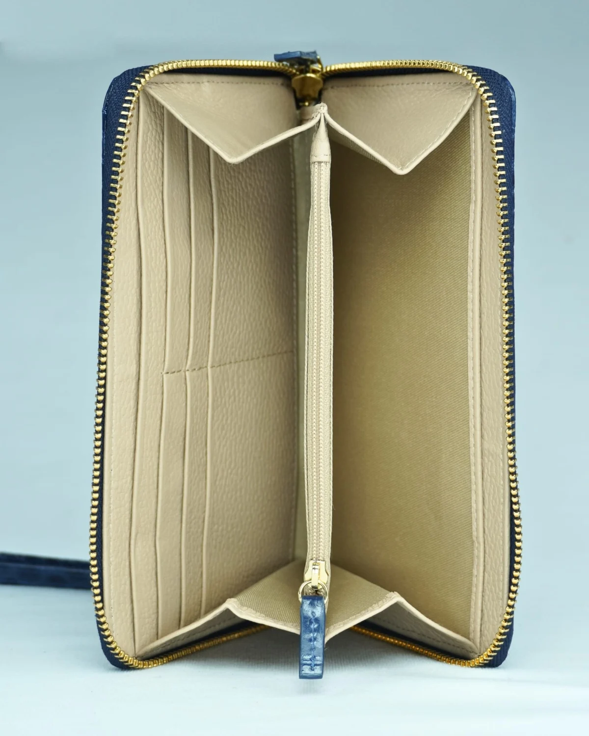 Mia - Women’s Original Leather Wallet (Premium Blue) Mia - Women’s Original Leather Wallet (Premium Blue)