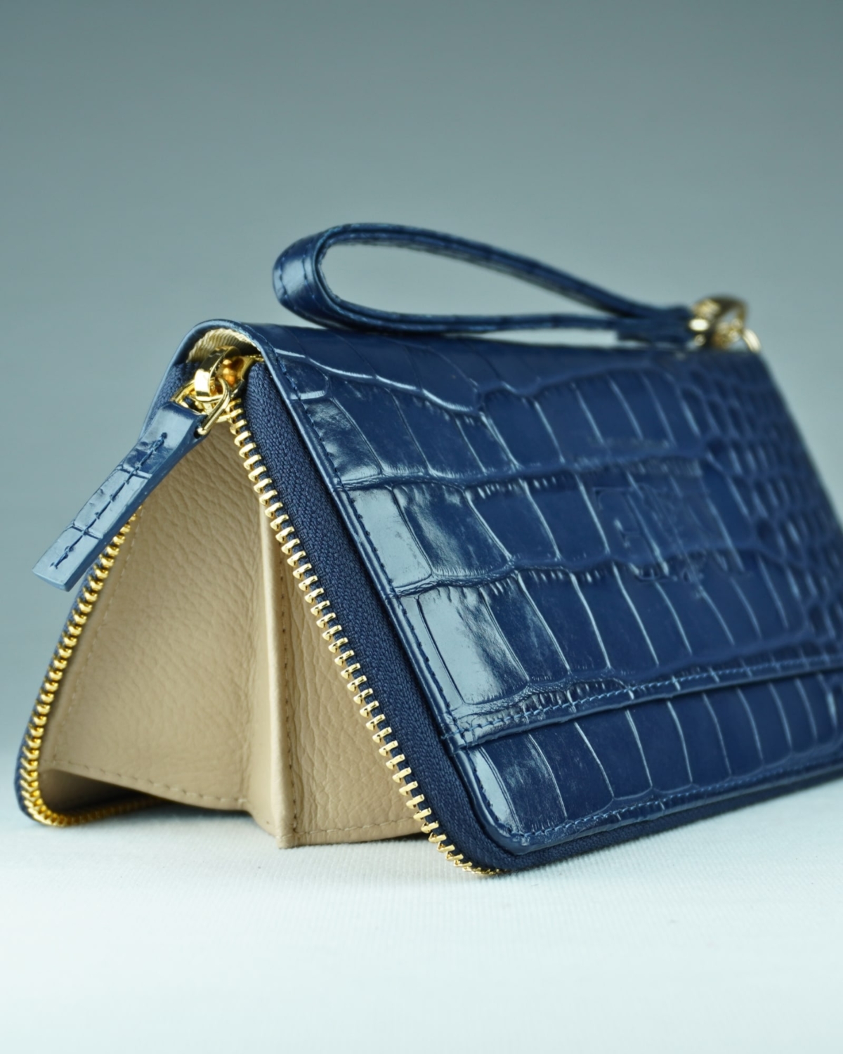 Mia - Women’s Original Leather Wallet (Premium Blue) Mia - Women’s Original Leather Wallet (Premium Blue)