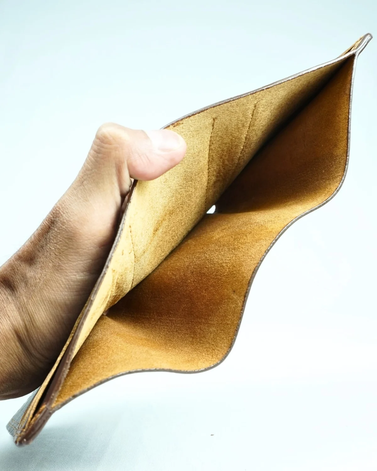 Enfield - Men’s Original Leather Tri-Fold Wallet (Vintage Brown) Enfield - Men’s Original Leather Tri-Fold Wallet (Vintage Brown)