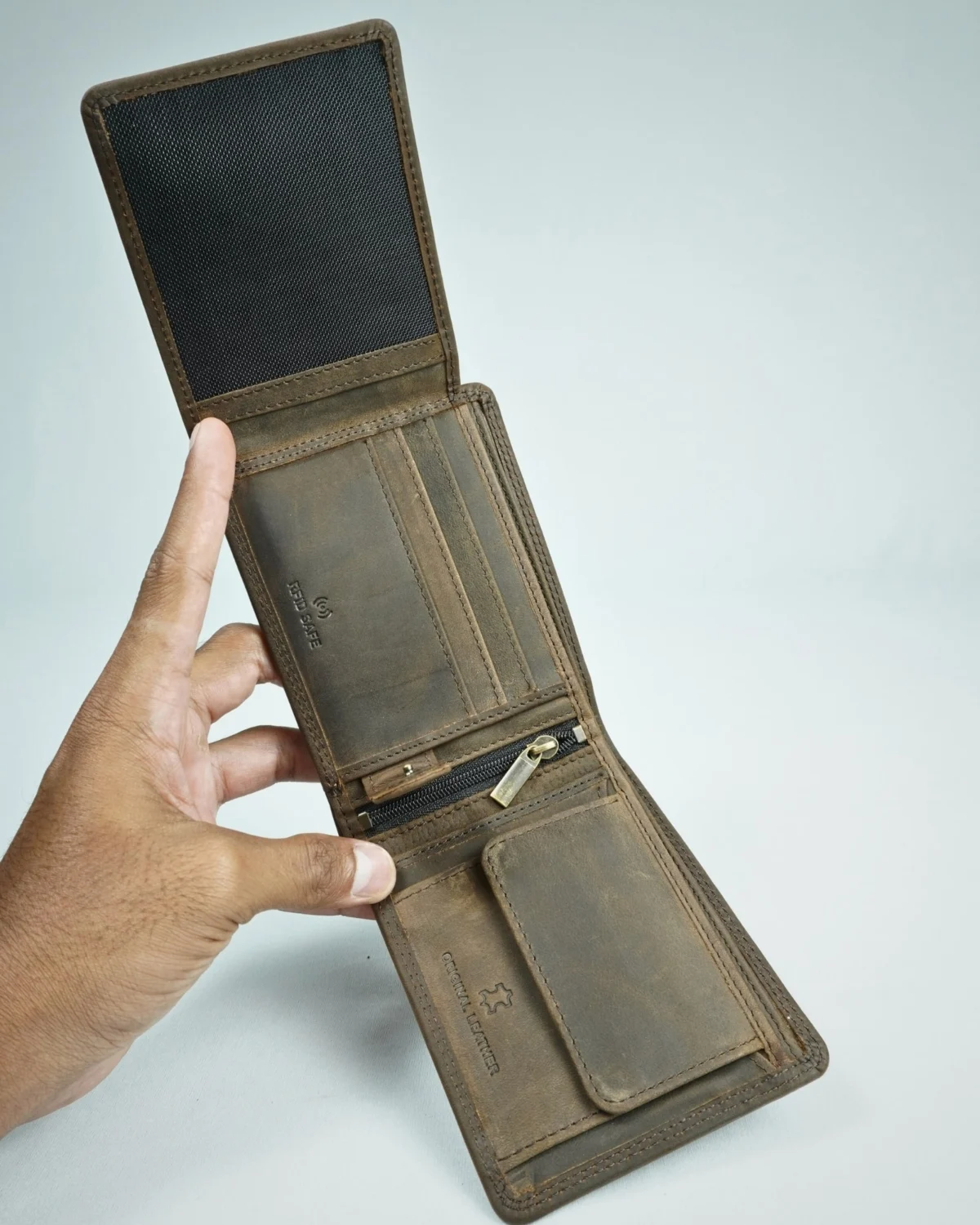 Cambridge Men’s Original Leather Wallet (Vintage Rustic Brown) Cambridge Men’s Original Leather Wallet (Vintage Rustic Brown)