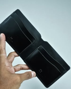 Berlin - Men’s Original Leather Sleek Wallet (Jet Black)
