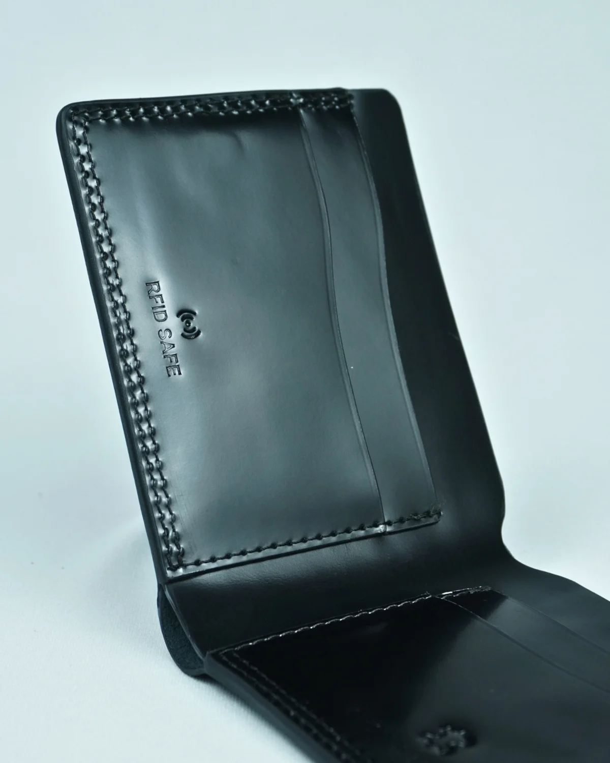 Berlin - Men’s Original Leather Sleek Wallet (Jet Black) Berlin - Men’s Original Leather Sleek Wallet (Jet Black)