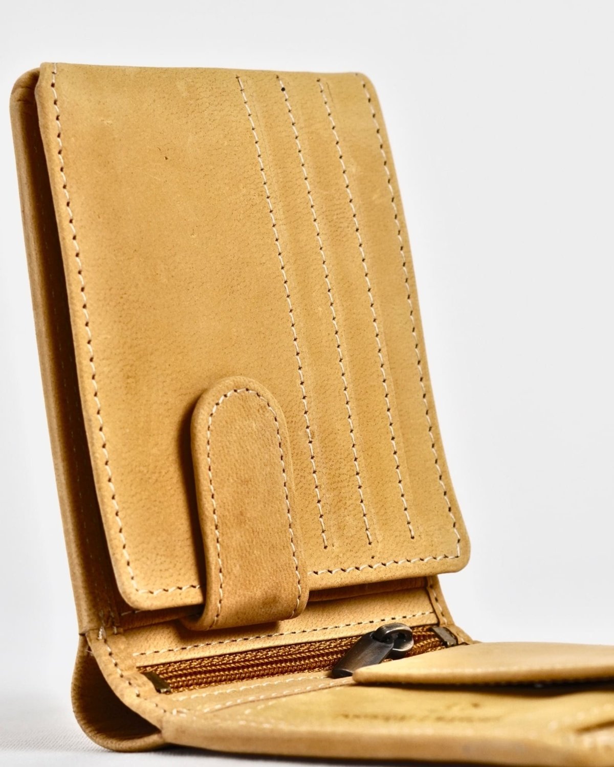 Cambridge Men’s Original Leather Wallet (Rugged Tan) Cambridge Men’s Original Leather Wallet (Rugged Tan)