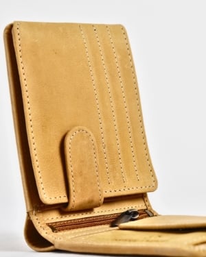 Cambridge Men’s Original Leather Wallet (Rugged Tan)