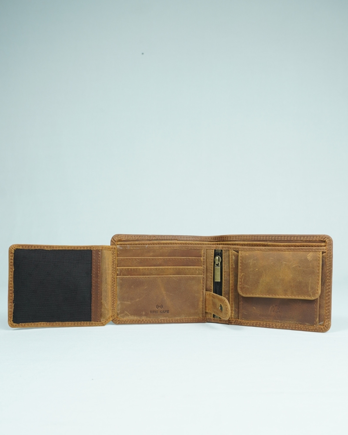 Cambridge - Men’s Original Leather Wallet (Vintage Chestnut) Cambridge - Men’s Original Leather Wallet (Vintage Chestnut)