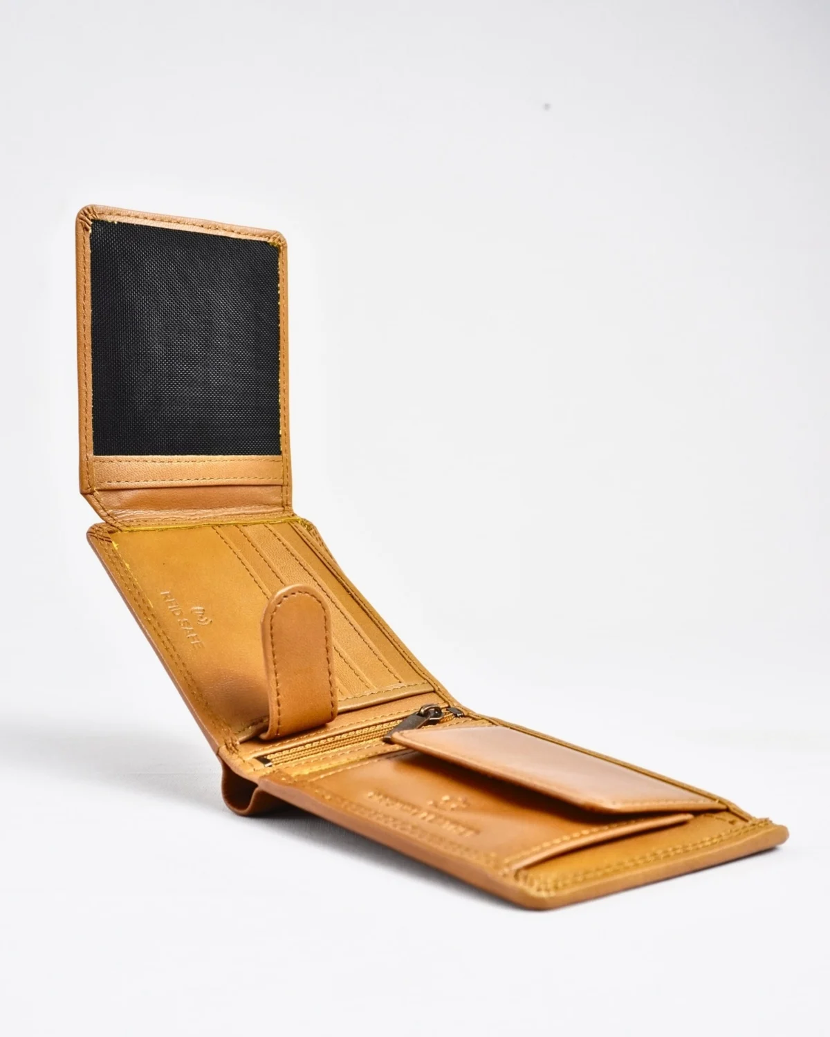 Cambridge - Men’s Original Leather Wallet (Almond Brown) Cambridge - Men’s Original Leather Wallet (Almond Brown)