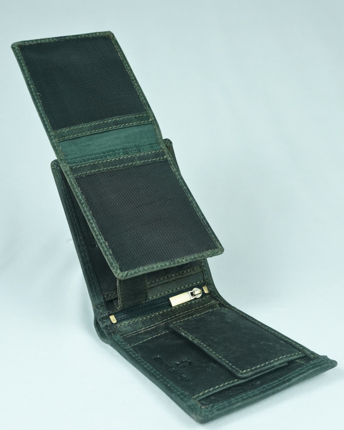 Harvard Men’s Original Soft Leather Wallet (Rugged Pine) Harvard Men’s Original Soft Leather Wallet (Rugged Pine)