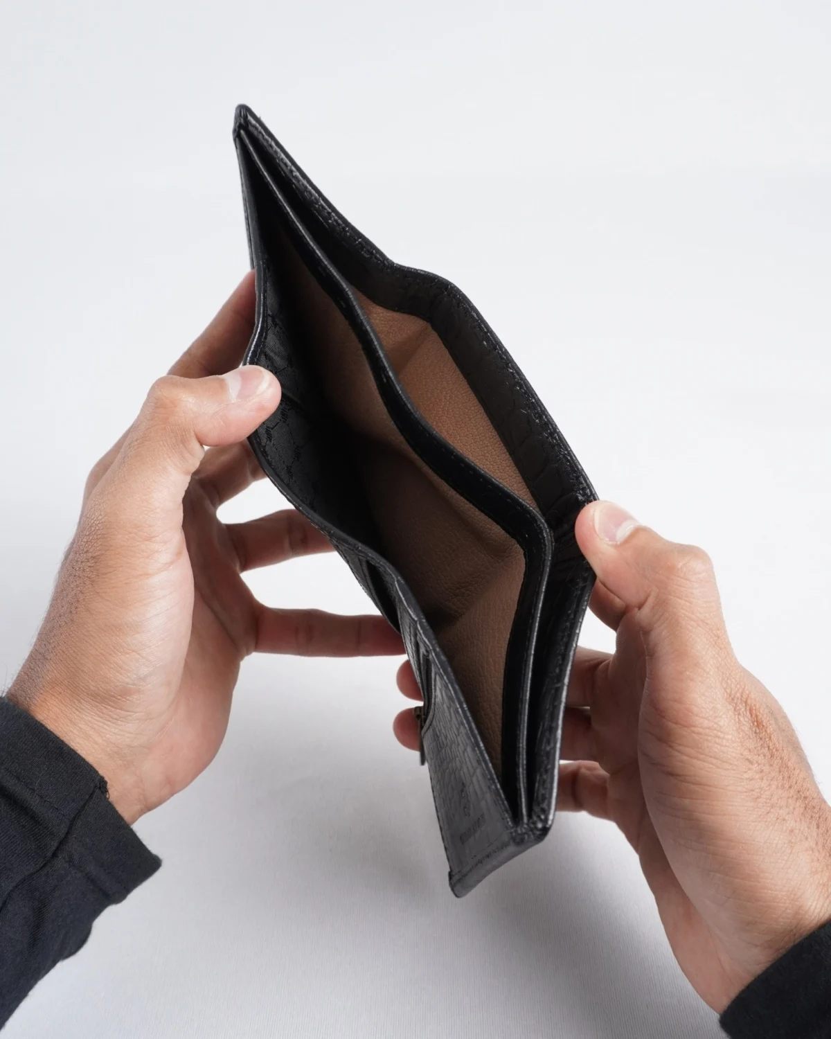 Dublin - Men’s Original Leather Trifold Wallet (Croco Black) Dublin - Men’s Original Leather Trifold Wallet (Croco Black)