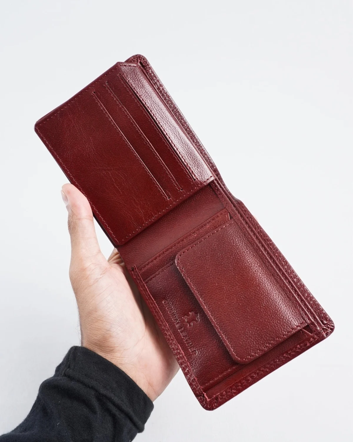 Tanner Men’s Original Leather Wallet (Brown & Cherry Blend) Tanner Men’s Original Leather Wallet (Brown & Cherry Blend)