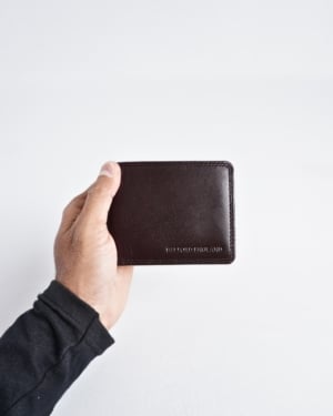 Conway - Men’s Original Leather Sleek Wallet (Cherry)