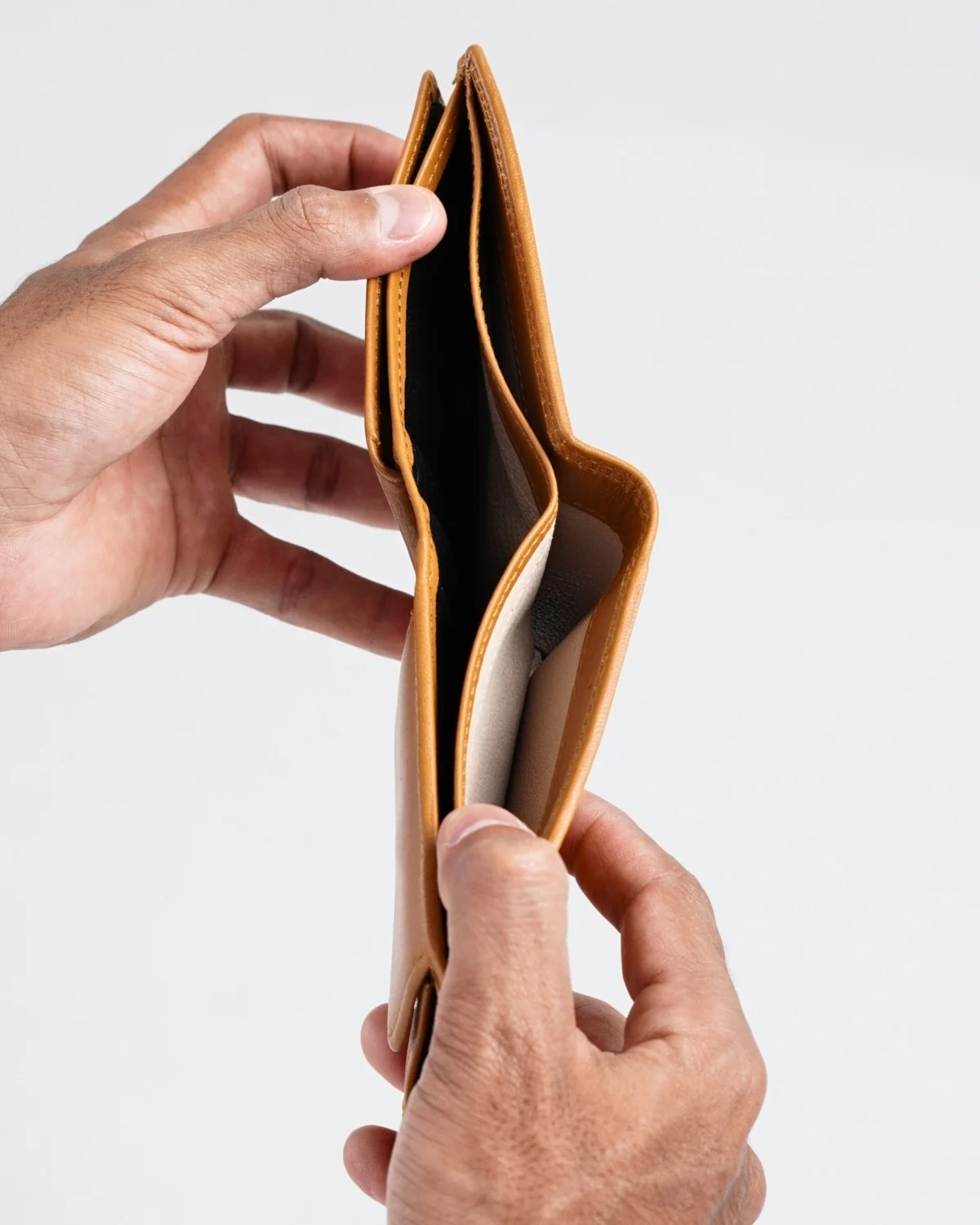 Hudson Men’s Original Leather Wallet (Almond Brown) Hudson Men’s Original Leather Wallet (Almond Brown)