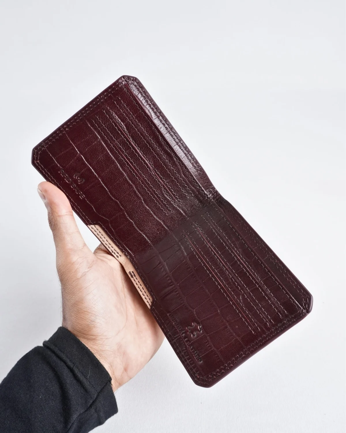 LiverPool - Men’s Original Leather Wallet (Croco Cherry) LiverPool - Men’s Original Leather Wallet (Croco Cherry)
