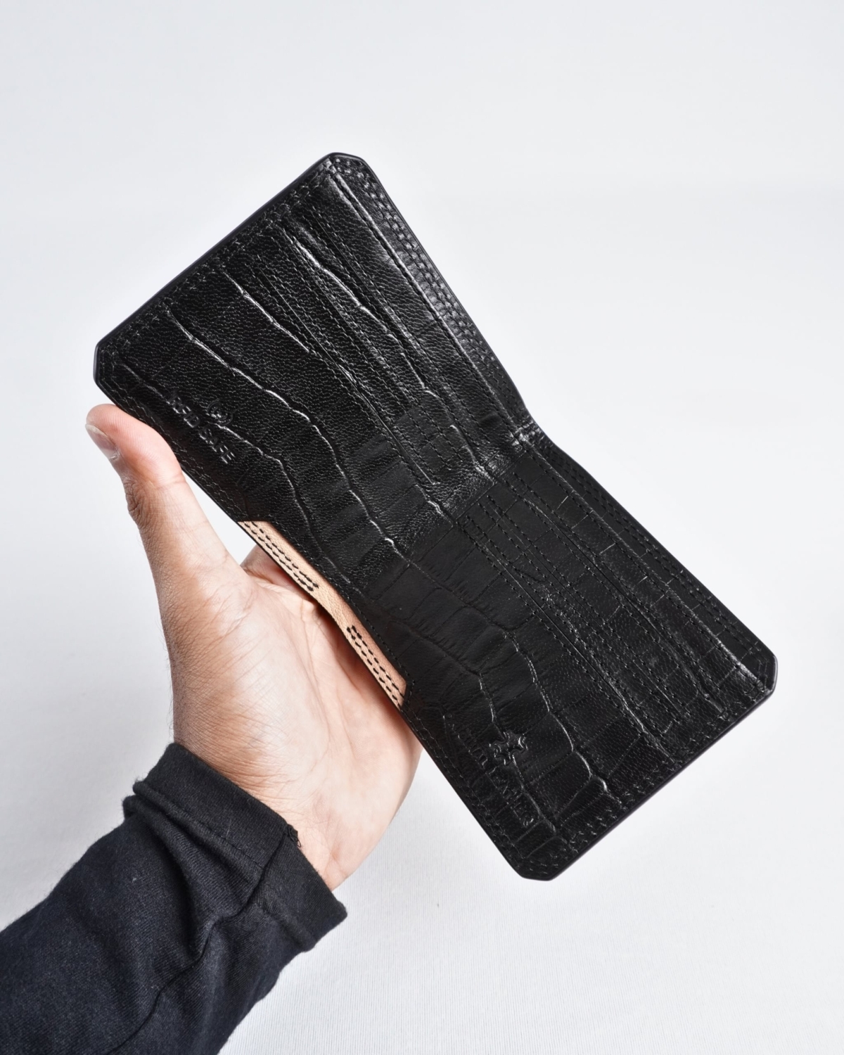 Liverpool - Sleek Men’s Original Leather Wallet (Croco Black) Liverpool - Sleek Men’s Original Leather Wallet (Croco Black)