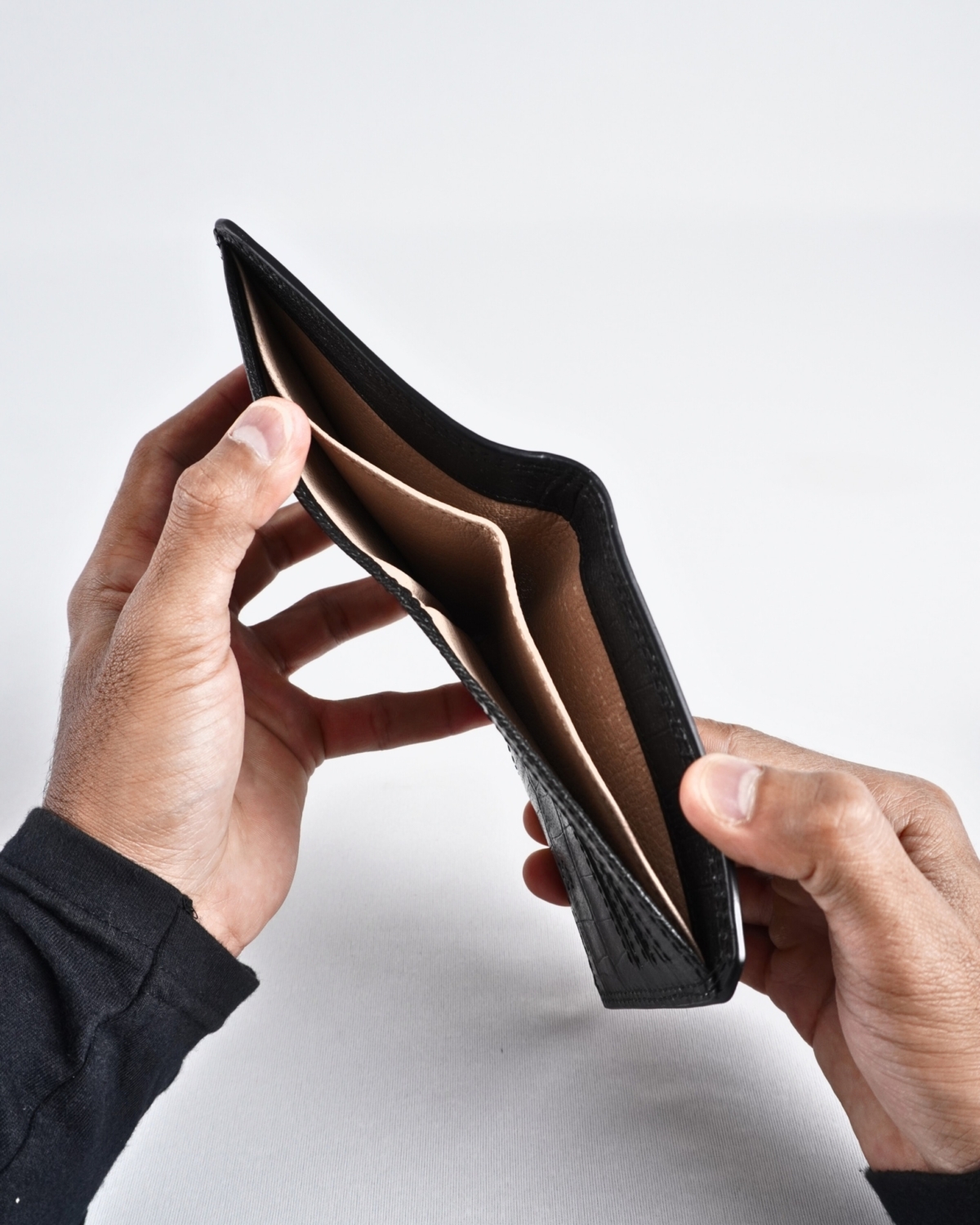 Liverpool - Sleek Men’s Original Leather Wallet (Croco Black) Liverpool - Sleek Men’s Original Leather Wallet (Croco Black)