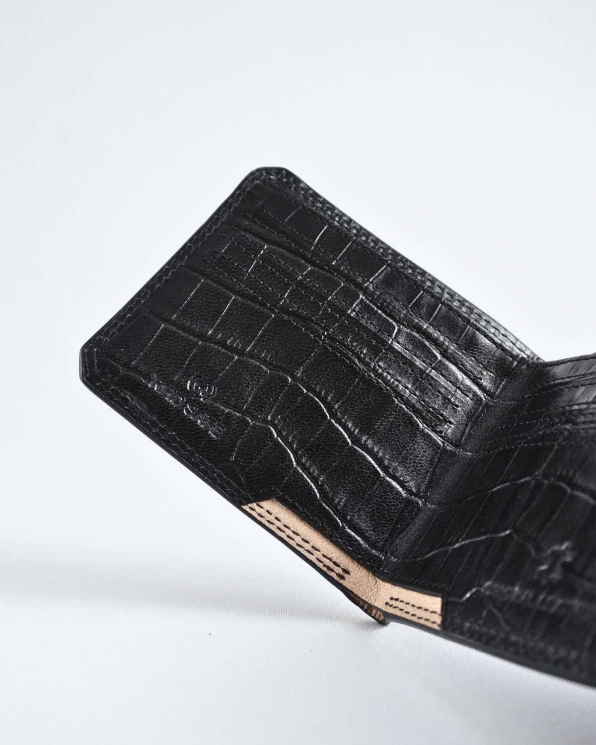 Liverpool - Sleek Men’s Original Leather Wallet (Croco Black) Liverpool - Sleek Men’s Original Leather Wallet (Croco Black)