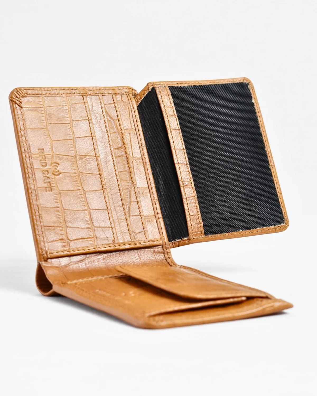 Tanner Men’s Original Leather Wallet (Almond Croco Brown) Tanner Men’s Original Leather Wallet (Almond Croco Brown)