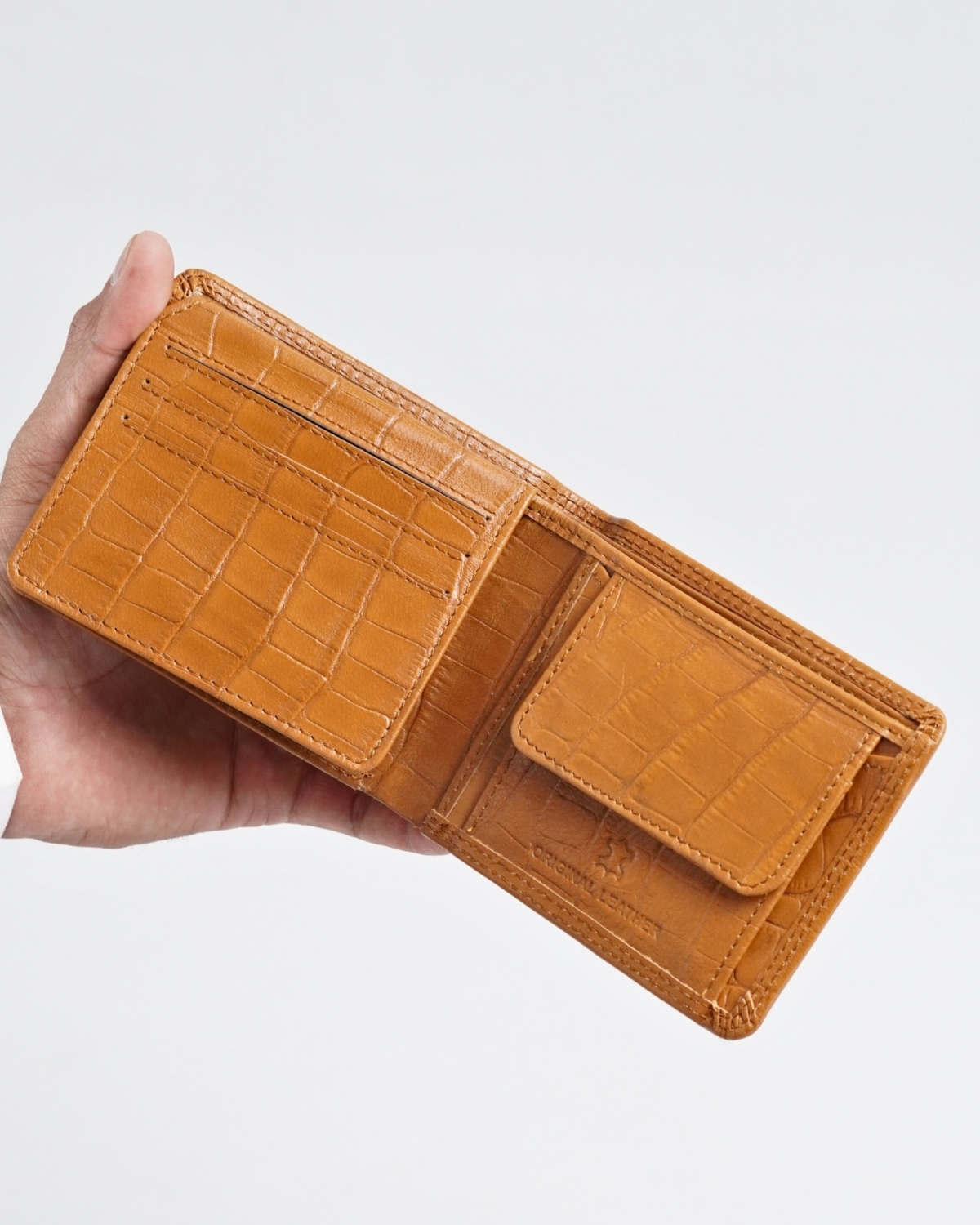 Tanner Men’s Original Leather Wallet (Almond Croco Brown) Tanner Men’s Original Leather Wallet (Almond Croco Brown)