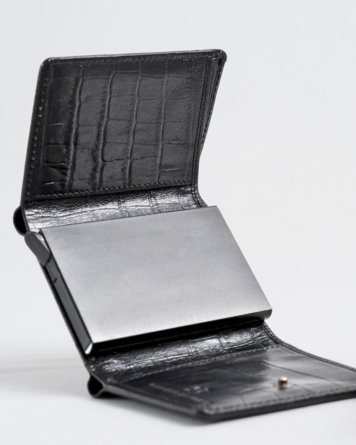 Barcelano - Men’s Original Leather Wallet | One -Click Card Access (Croco Black)