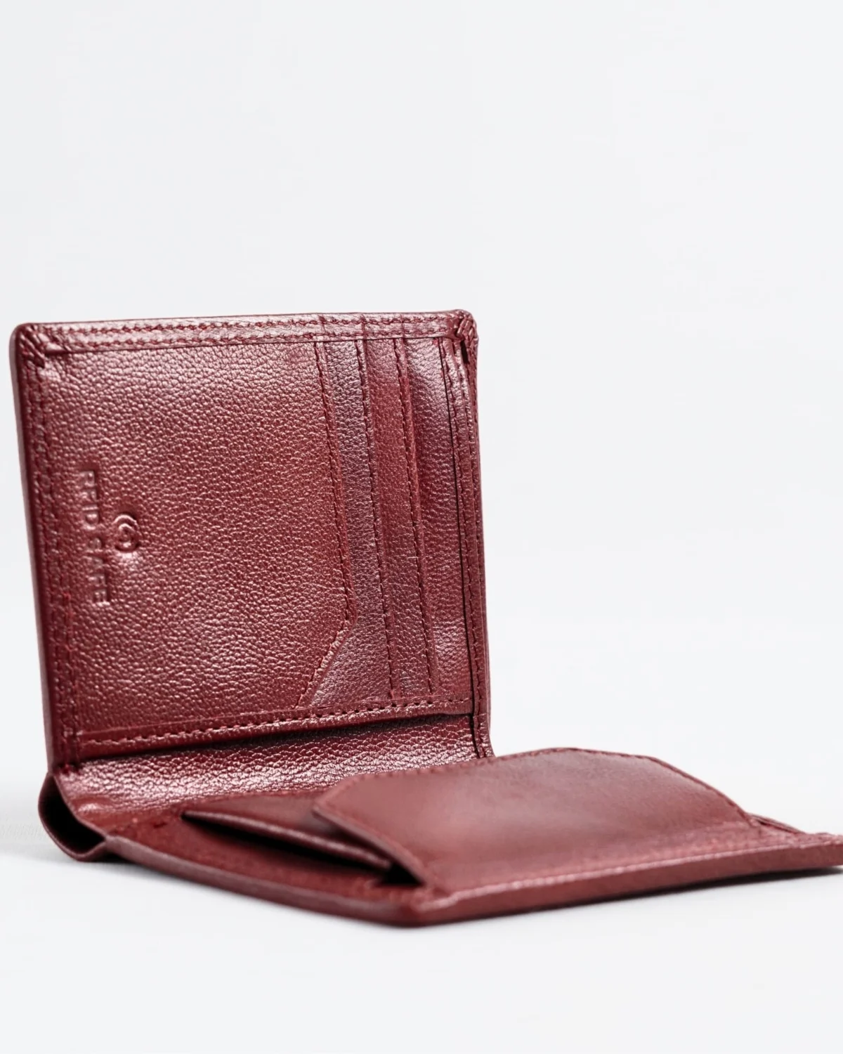 Hyde Men’s Original Leather Wallet (Brown & Cherry Blend) Hyde Men’s Original Leather Wallet (Brown & Cherry Blend)