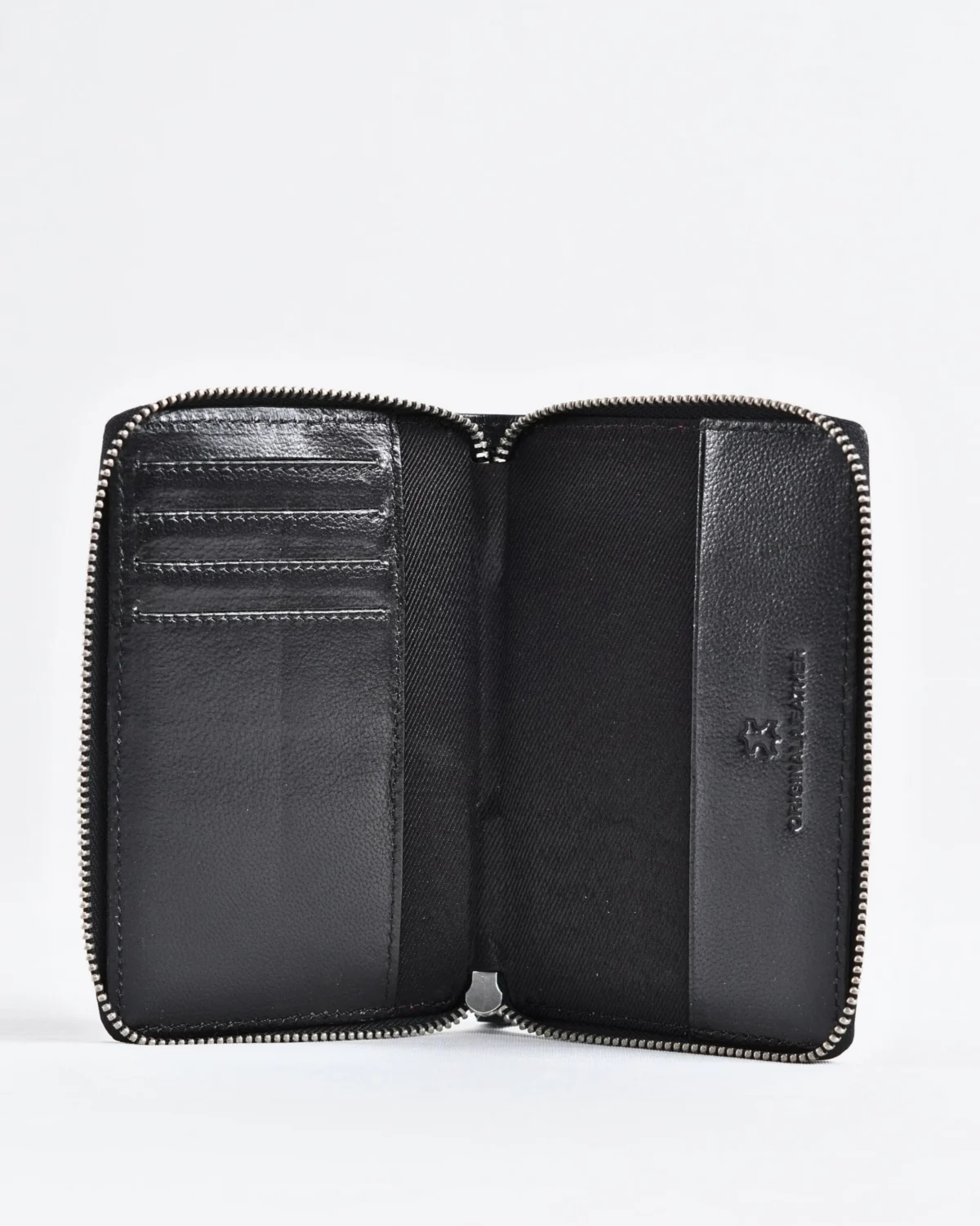 Oliver - Original Leather Sleek Passport Holder (Black) Oliver - Original Leather Sleek Passport Holder (Black)