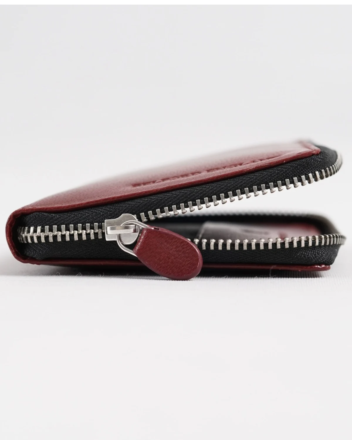 Oliver - Original Leather Sleek Passport Holder (Brown and Cherry Blend) Oliver - Original Leather Sleek Passport Holder (Brown and Cherry Blend)