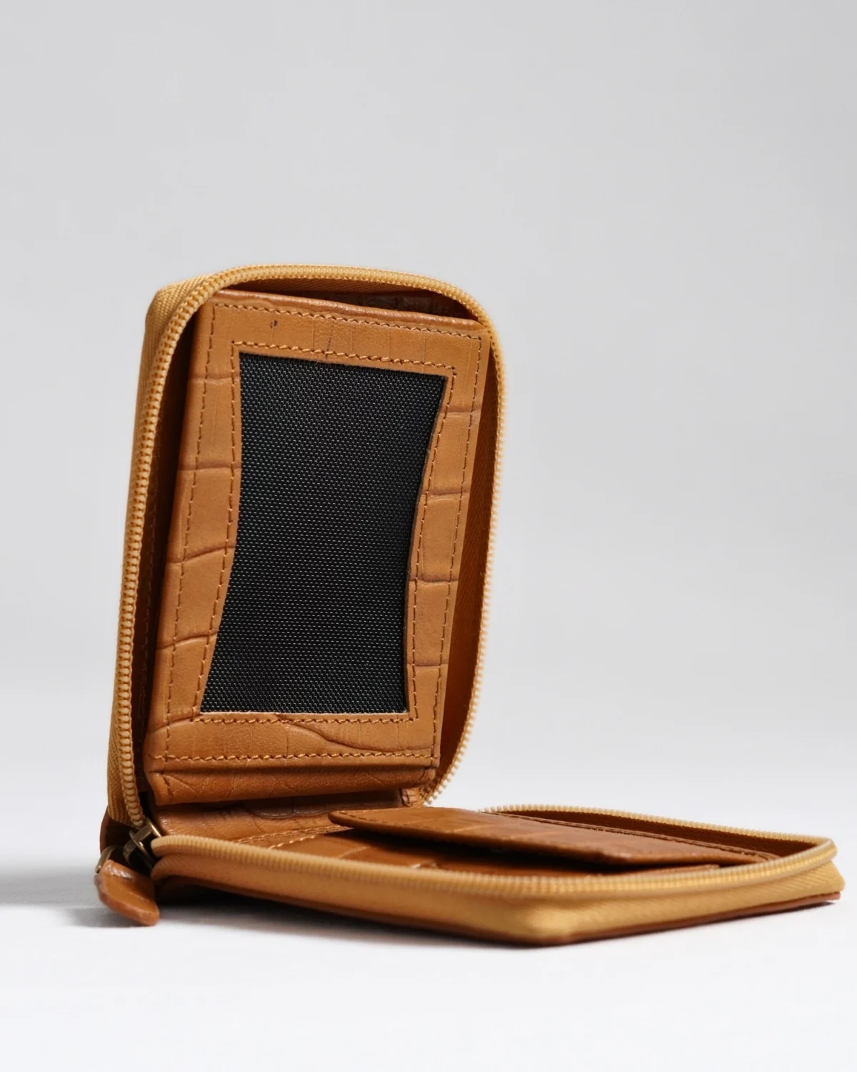 Tokyo Men’s Original Leather Zipper Wallet - (Croco Rich Tan) Tokyo Men’s Original Leather Zipper Wallet - (Croco Rich Tan)