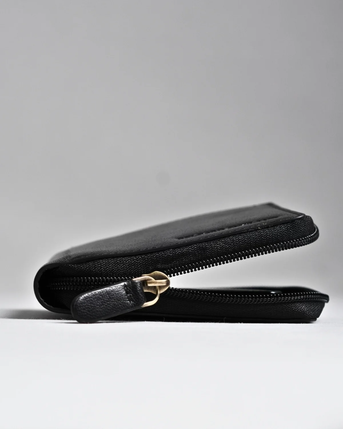 Tokyo Men’s Original Leather Zipper Wallet - (Jet Black) Tokyo Men’s Original Leather Zipper Wallet - (Jet Black)