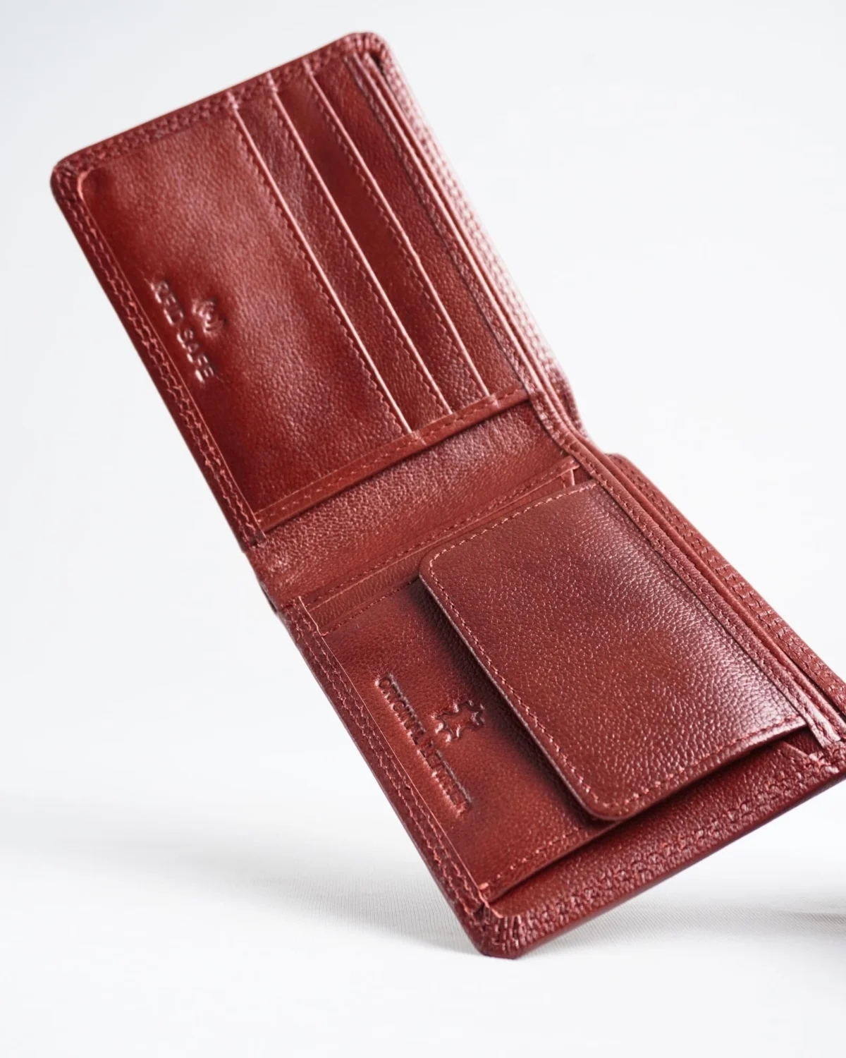 Helston Men’s Original Leather Wallet (Cherry & Brown Blend ) Helston Men’s Original Leather Wallet (Cherry & Brown Blend )