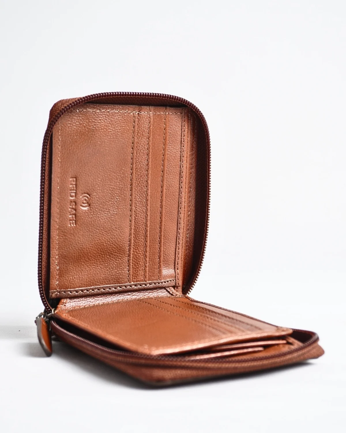 Tokyo Men’s Original Leather Zipper Wallet ( Cognac ) Tokyo Men’s Original Leather Zipper Wallet ( Cognac )