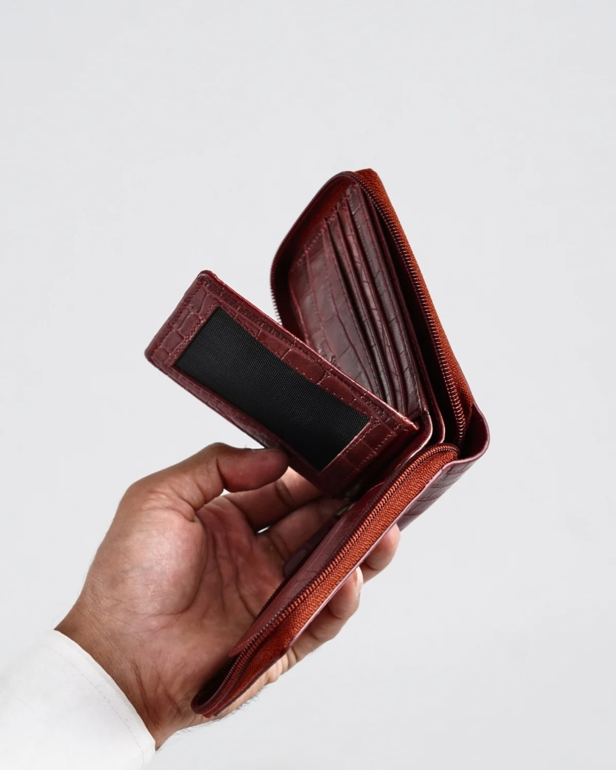 Tokyo Men’s Original Leather Zipper Wallet (Croco Brown & Cherry Blend) Tokyo Men’s Original Leather Zipper Wallet (Croco Brown & Cherry Blend)