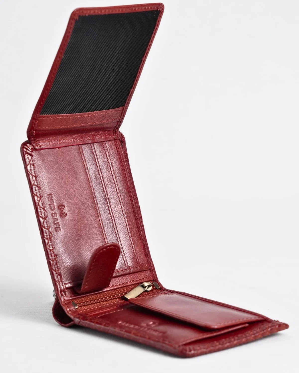 Cambridge Men’s Original Leather Wallet (Elite Criss-Cross) Cambridge Men’s Original Leather Wallet (Elite Criss-Cross)